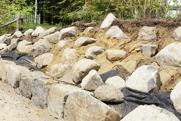 experienced Ipswich rock retaining wall contractors